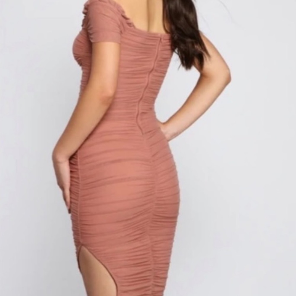 Gorgeous mauve pink off the shoulder midi dress 🫶🏼💞